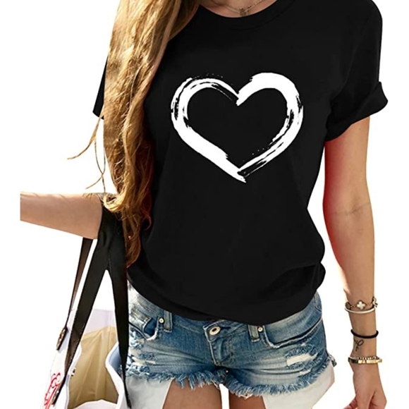 Heart ❤️ women top T-shirt, multiple sizes & and colors available - Picture 1 of 4